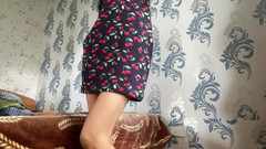 Alexa Holly: Lihat memekku tanpa celana dalam