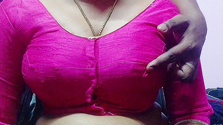 Desi Mohini: Madrasta Mohini com seu enteado