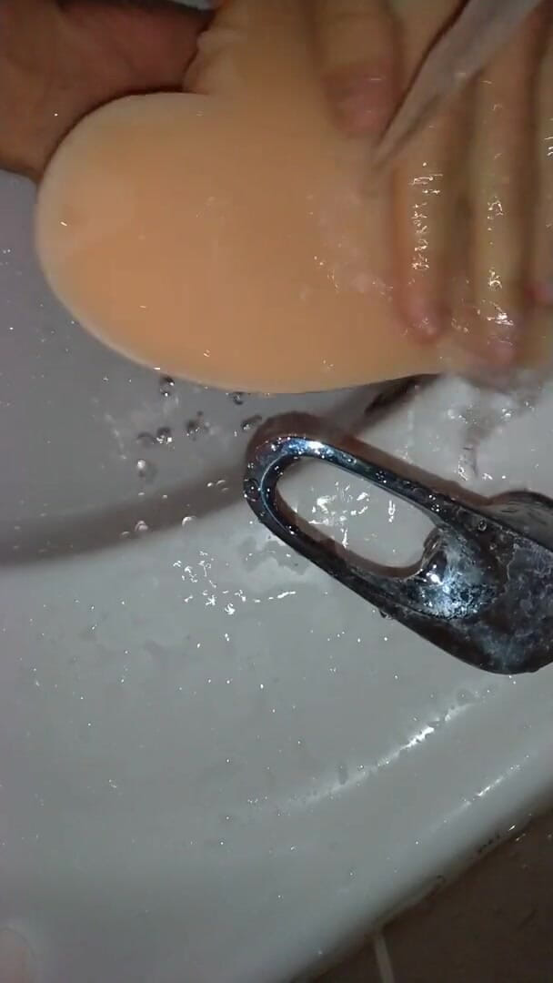 Kadir Reis: How to clean the sex toy