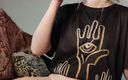 Asian wife homemade videos: styvdotter röker en cigarett för hennes visade fitta