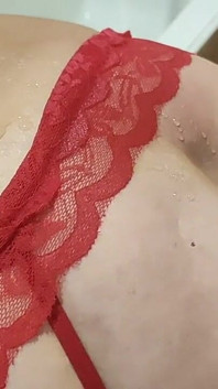 Sexe oral dans la salle de bain avec une fille des neiges