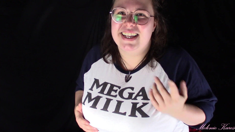 Melonie Kares: Kemeja Mega Milk dan Bra remaja