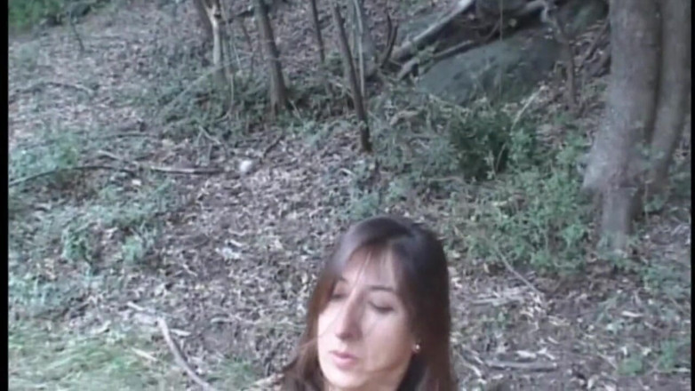 Real Home Made: Veronica loves to take two cocks in the wood - DvD