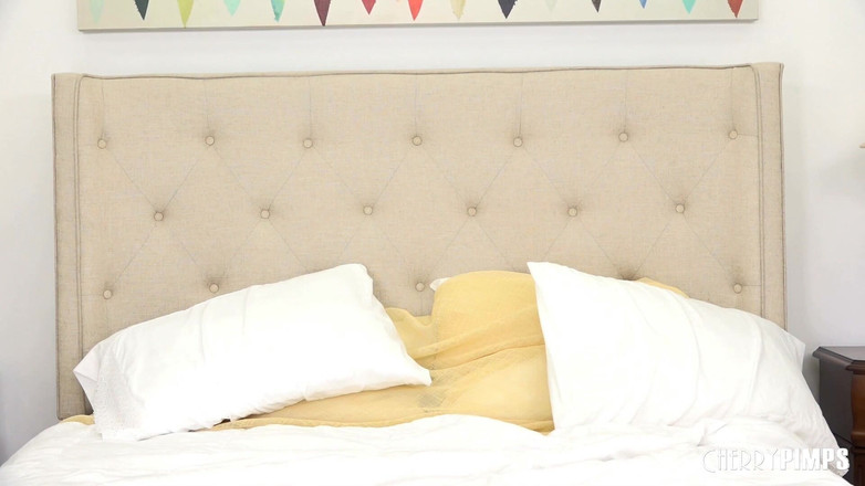 CherryPimps: Awek Asia Morgan Lee 69 menunggang zakar tegar dan footjob minyak