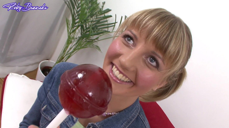 Topax Film Production: Gangbang pour la jeune Xenia avec double pénétration anale
