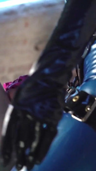 라텍스의 거친 페깅