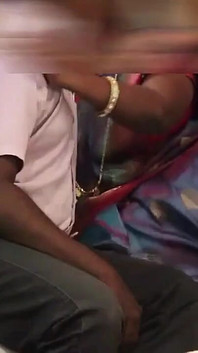 První noc s přítelem karetní hra - Suhaag Raat v Hedvábné sárí - Titulky