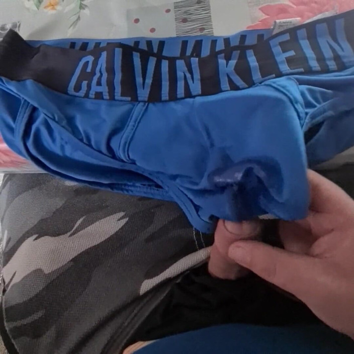 CumShorts: İç çamaşırına boşalma