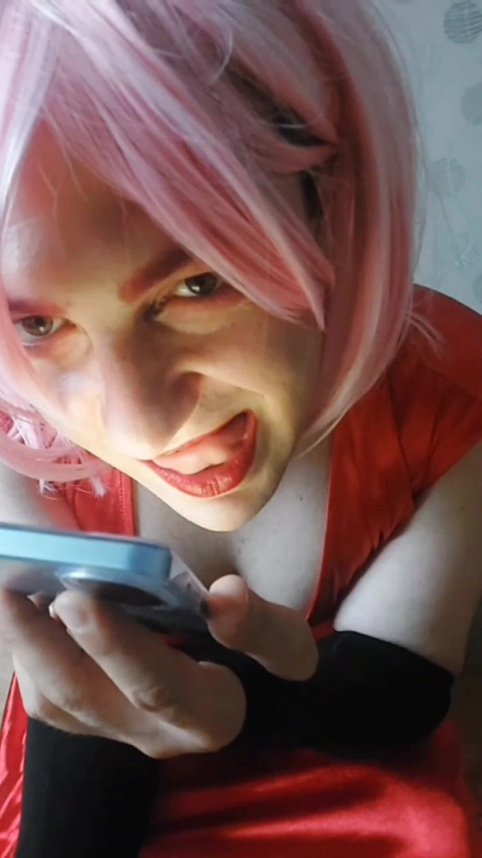 Kitty_Cross: Červená dlouho oblečená hezká bílá femboy