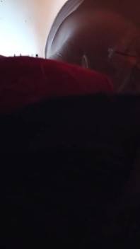 Esperma em todo o rosto bonito depois de sexo anal! Closeup engolidor de porra