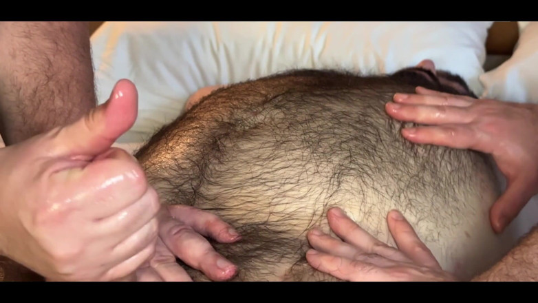 PoppaPig: Ursi păroase 4 Masaj cu spermă