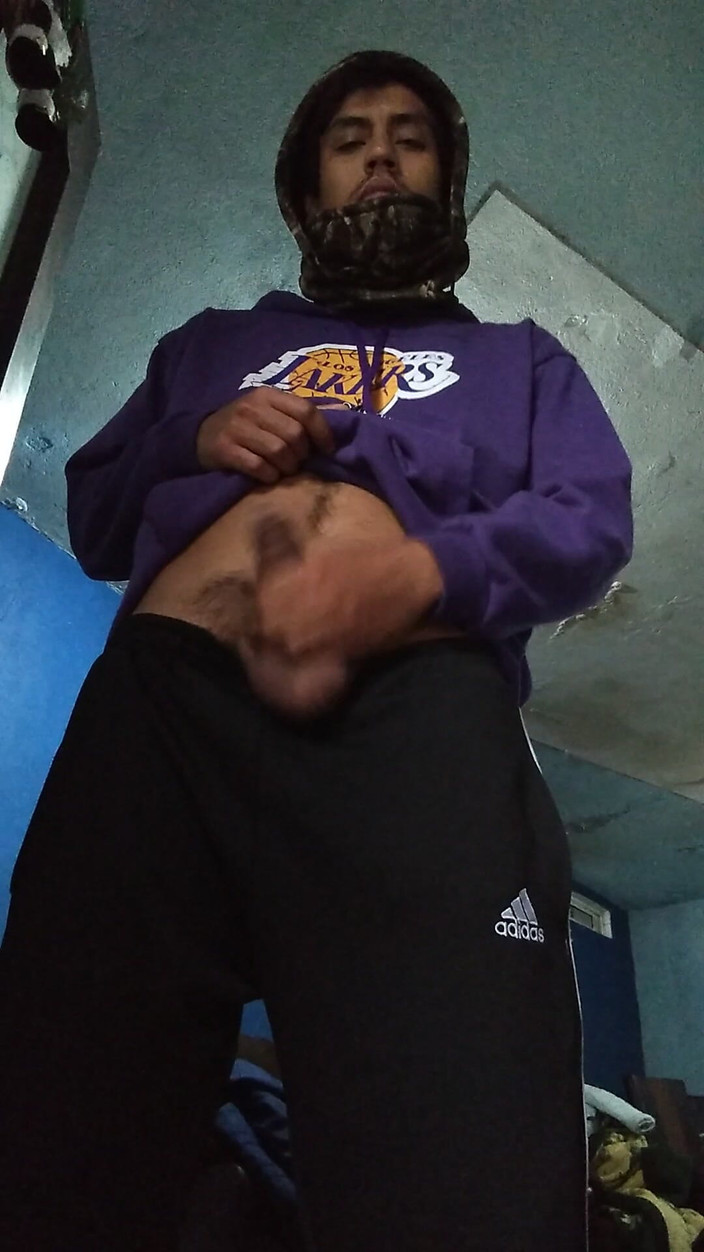 AlexAlejandro13: Bangun bareng yuk, sayang?