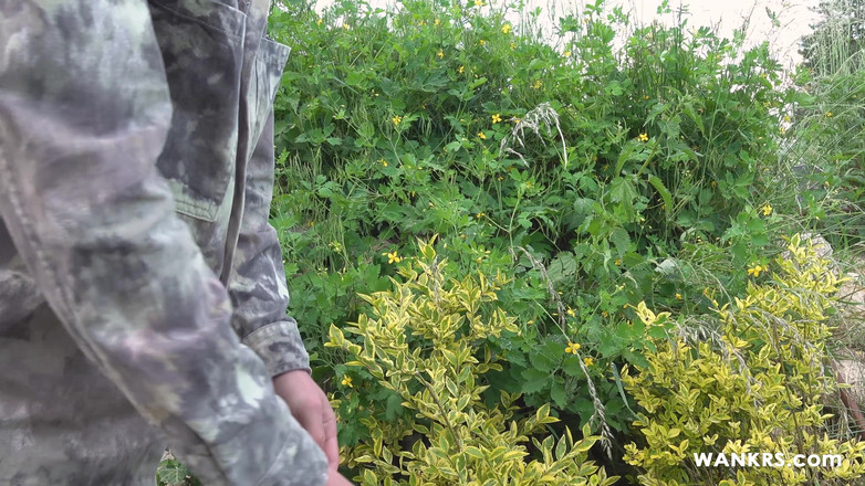 Wankrs: Будь ласка, дрочи мій незнайомець з необрізаним членом!