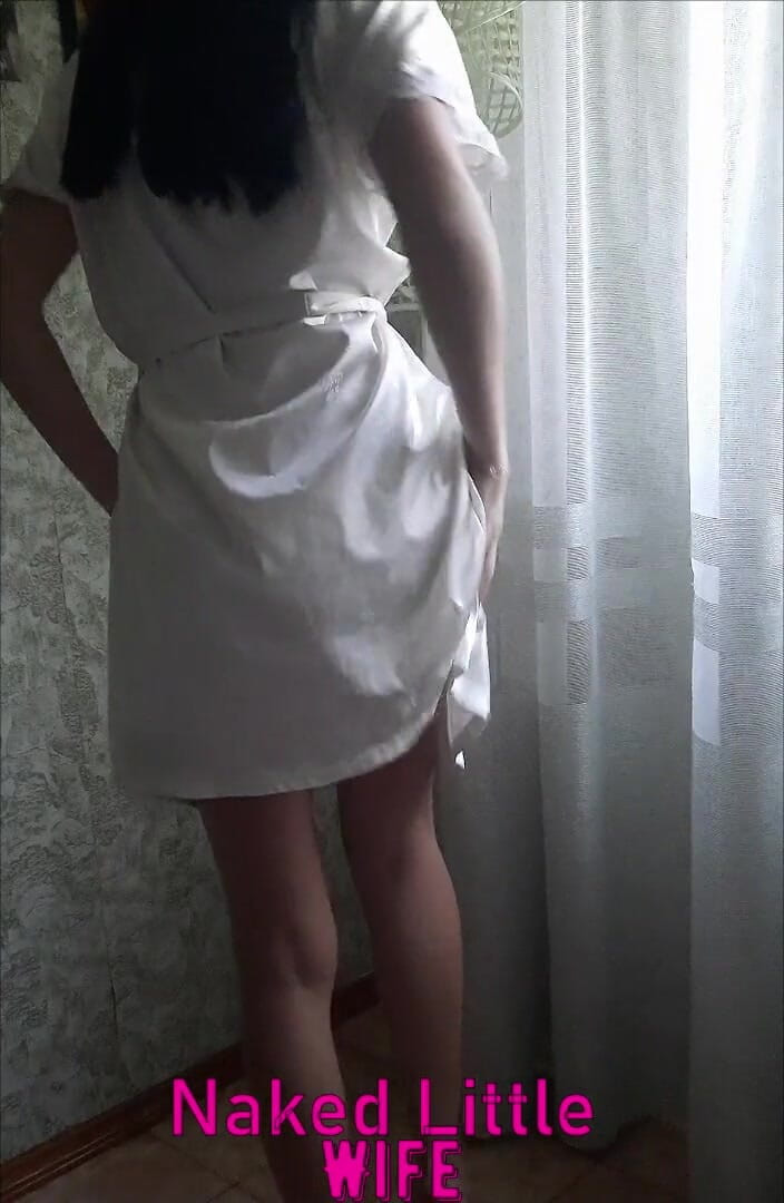 Nakedlittlewife: student undresses on camera and caresses herself
