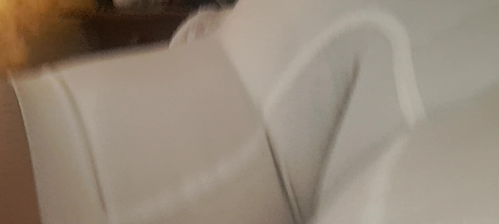 Mommy big hairy pussy: A linha da vagina da MILF está marcada em sua...