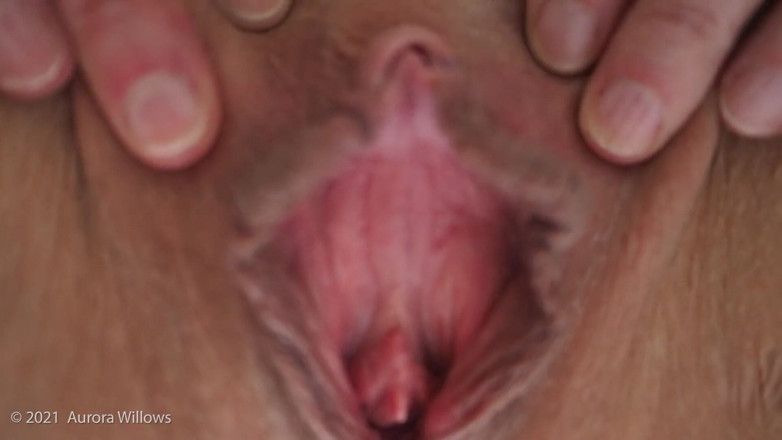 Aurora Willows: POV face sit