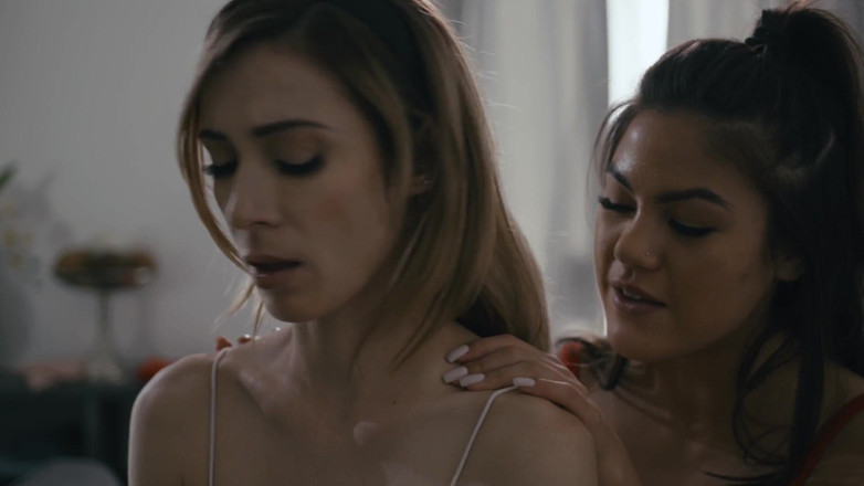 SweetheartVideo: Anal lesbian 5 Scena 1 - fete cu cur