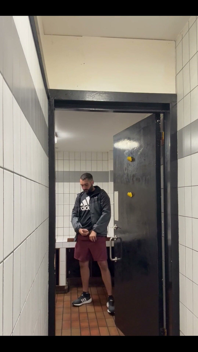 I Always Get Horny in Public Toilets (Growing teddy) I Always Get Horny in Public Toilets (Growing teddy)