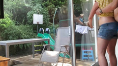 AcDcLovers: Pembersih rumah membiarkan dia untuk menidurinya saat dia membersihkan jendela