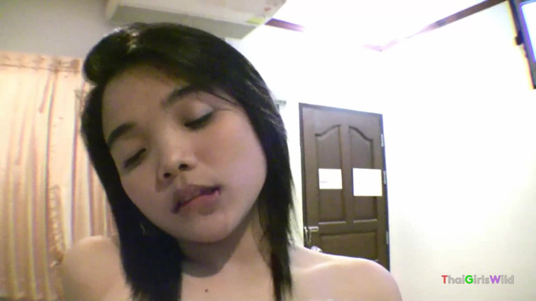 Thai Girls Wild: สาววัยรุ่นไทยสวยถูกฉีดน้ำว่าเต็มหี