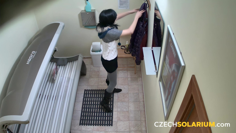 Czech Solarium: Czech Solarium 6: Brunette Goes Naked Again Like She Owns the...