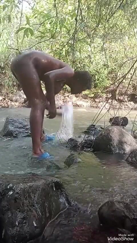 Sexyjayla254: Sabunlu mastürbasyon büyük siyah yarak dışarıda boşalıyor bölüm 2