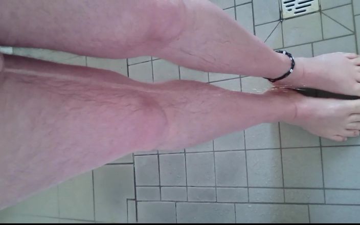 Carmen_Nylonjunge: Golden Shower Fun
