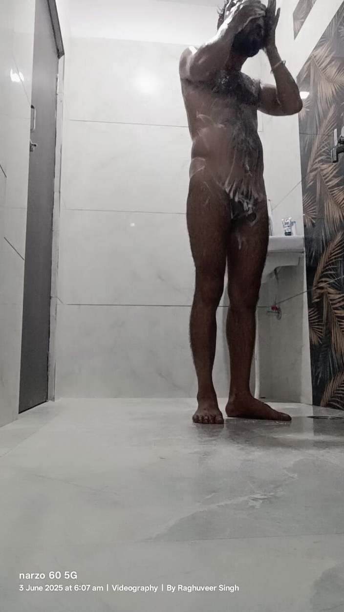 Rajasthani-old-lover: Biorąc prysznic