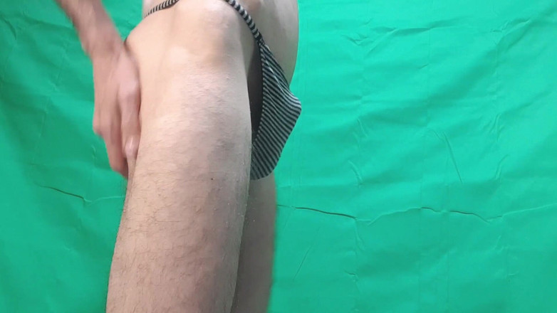 HeIsSooThin: 스트립 블랙과 화이트 G 스트링