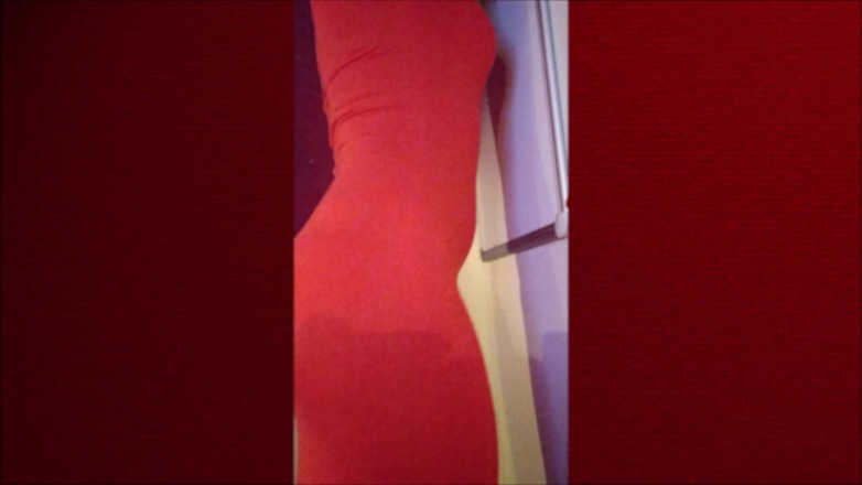 Joslin: 빨간 드레스를 입고 춤을 추는 Sissy Joslin