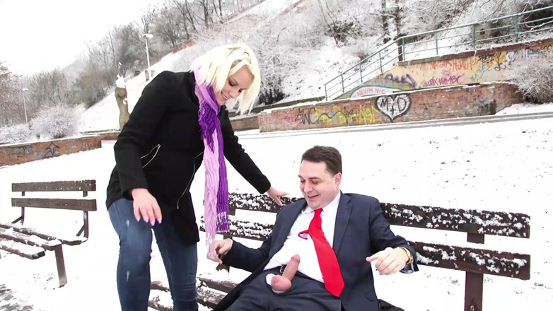 Andrea Dipre Channel: Andrea Diprè într-o aventură porno nebună în Praga!