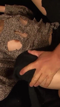 Hubená asijská teenagerka ošukaná k orgasmu nevlastním otcem