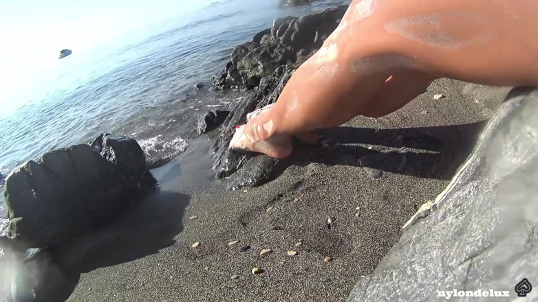 Nylondelux: Pantimedias blancas en la playa