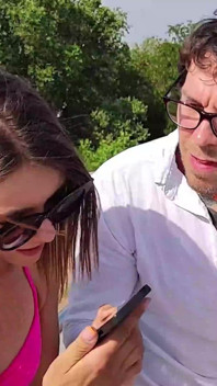 Gli insegnanti inglesi danno alla piccola piccoletta francese ariana cortez un doppio dickdown vaginale (dv)