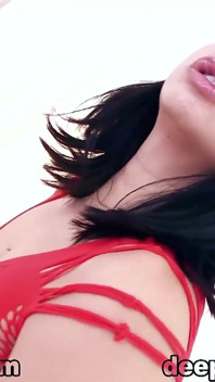 Deepthroat sirener en timme deepthroat POV avsugningar - 5 scener, över 1 timme! - Volym 43