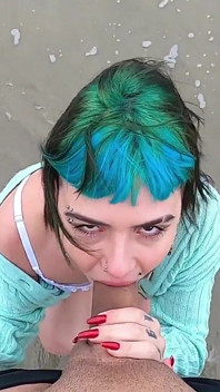 Conheci Essa Gostosa Numa Orgia, E Depois Fomos Transando Dentro Do Uber Ate a Praia!