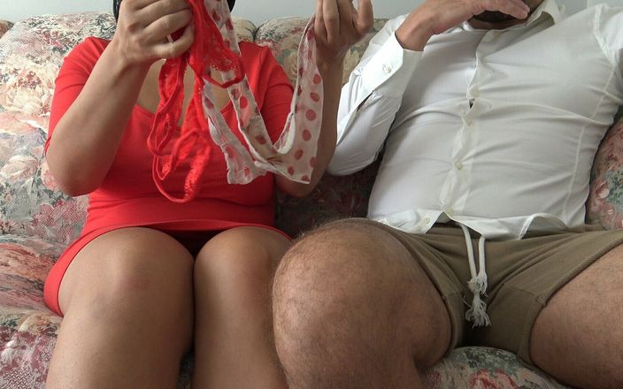 Souzan Halabi: Nerdy Pasierb złapał wąchające macochy Brudne majtki