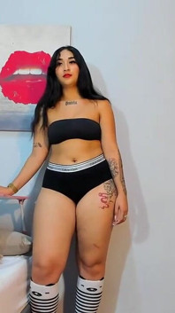 Une Latina À Gros Cul Veut Se Faire Baiser Par Un Fans