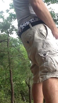Se masturbează lângă apă, în parcul public, Sagging, American Eagle Boxers. Prelungit
