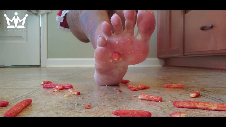 My Amula Goddess: Liseli zorba atıştırmalarınızı alıyor