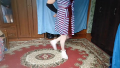 Kitty_Cross: प्यारी बहिन आराध्य गुलाबी स्कर्ट में दिखा रही है