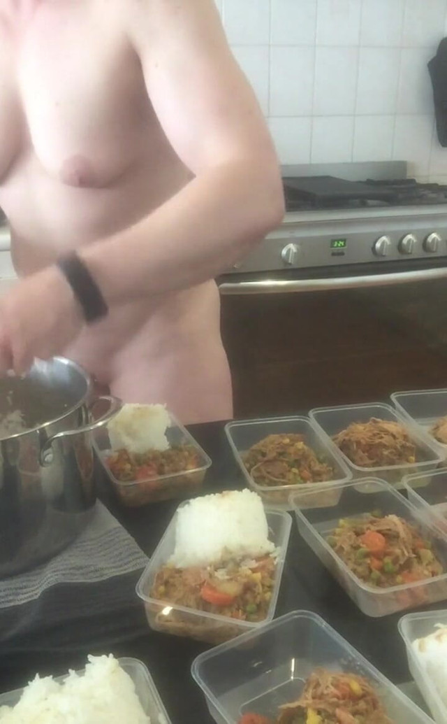 Naked Meal Prep Watch to the End I Start to Have Some Fun Playing with Myself (Michellexm) Naked Meal Prep Watch to the End I Start to Have Some Fun Playing with Myself (Michellexm)