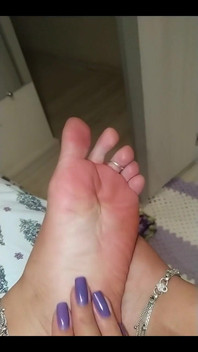 Putting Lotion and Rubbing in Portuguese