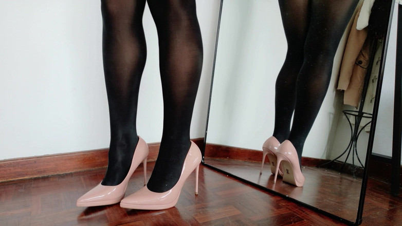 Kinky Lyrical: Které podpatky vypadají nejlépe? Černý nylon