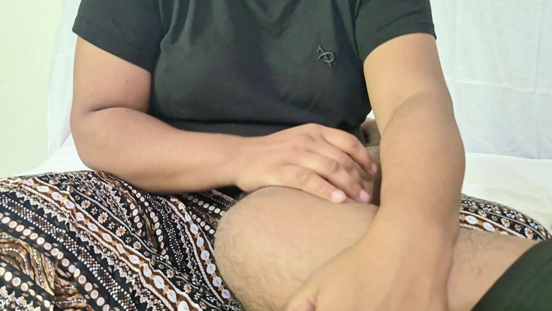 sweetpriya01: Adik tiri mertua menggembirakan saya dengan mengongkek saya, kemudian meminta...