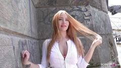 German Scout: Německý skaut - Zrzavá holka Kiara s velkými prsy vyzvedá a šuká...