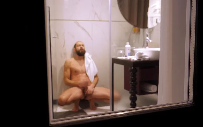 Jerking studs: Secretly filmed a guy in a shower