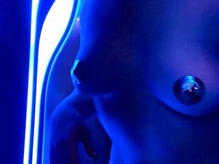 Teacher Sugar Nadya: Striptease und masturbation im solarium beim sonnenbaden, komm mit mir?