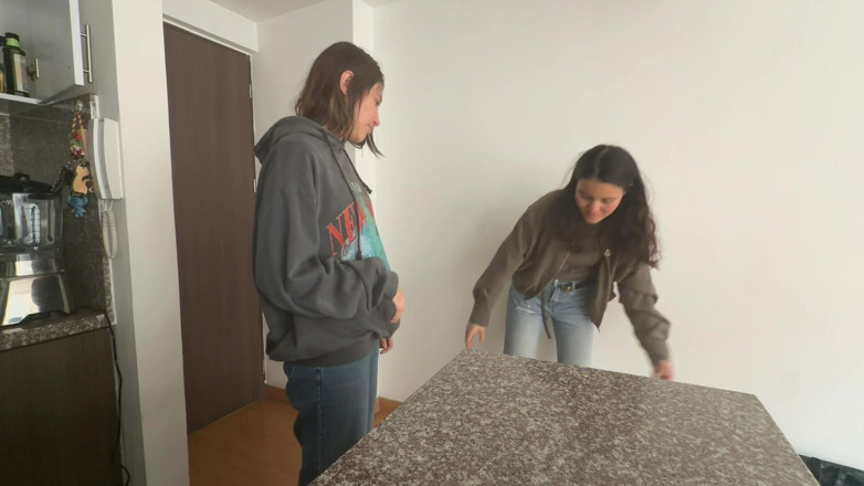 scarlettandc: Лесбійка домінує надо мною перед тим, як я йду на роботу