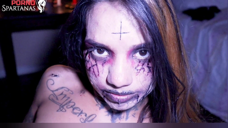 Porno Spartanas: Halloween of Pleasure - Vật gia truyền bị nguyền rủa